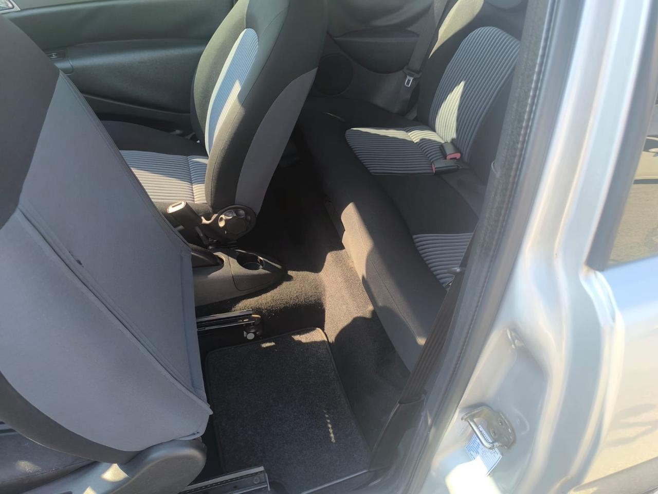 Lancia Ypsilon 1.3 MJT 75 CV Argento