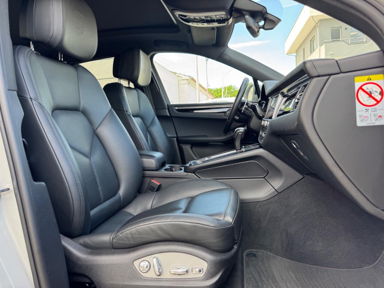 Porsche Macan 2.0 265cv colore gesso tetto uni pro