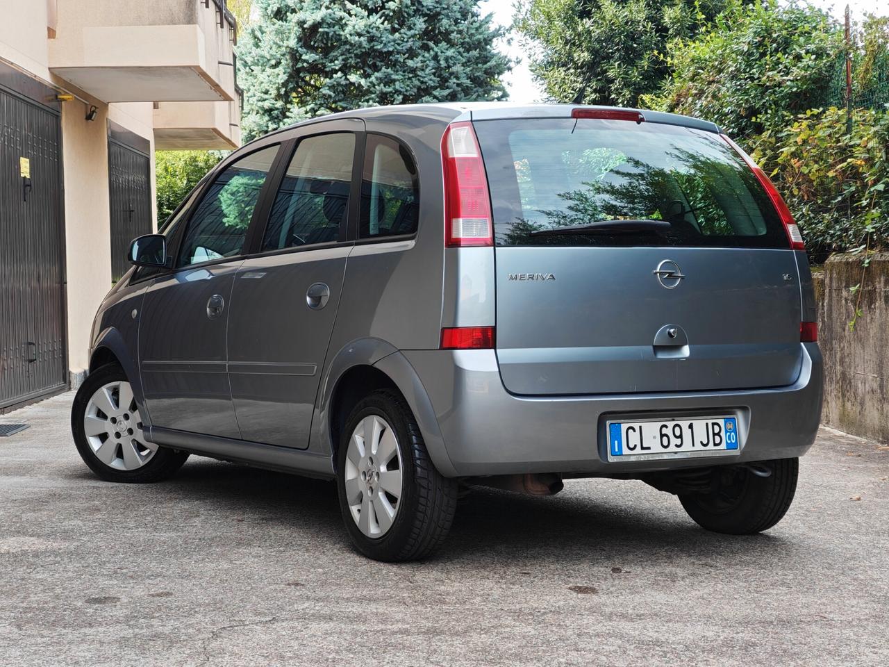 Opel Meriva 1.6 BENZINA 100cv COSMO / Neop.
