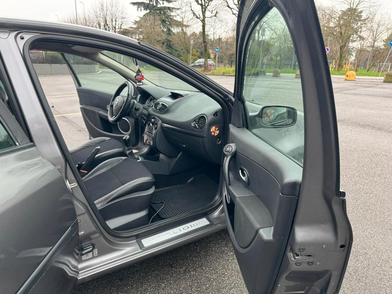 Renault Clio 1.2 16V 5 porte Dynamique