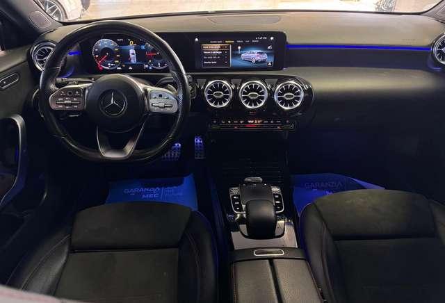 Mercedes-Benz A 180 Premium AMG 19 pollici