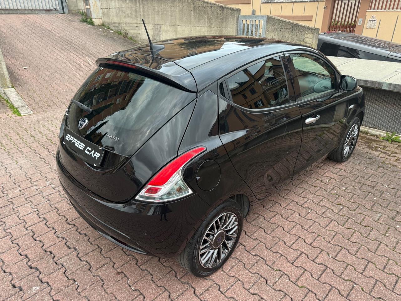 Lancia Ypsilon 1.0 Firefly Hybrid Gold PERFETTA!!!