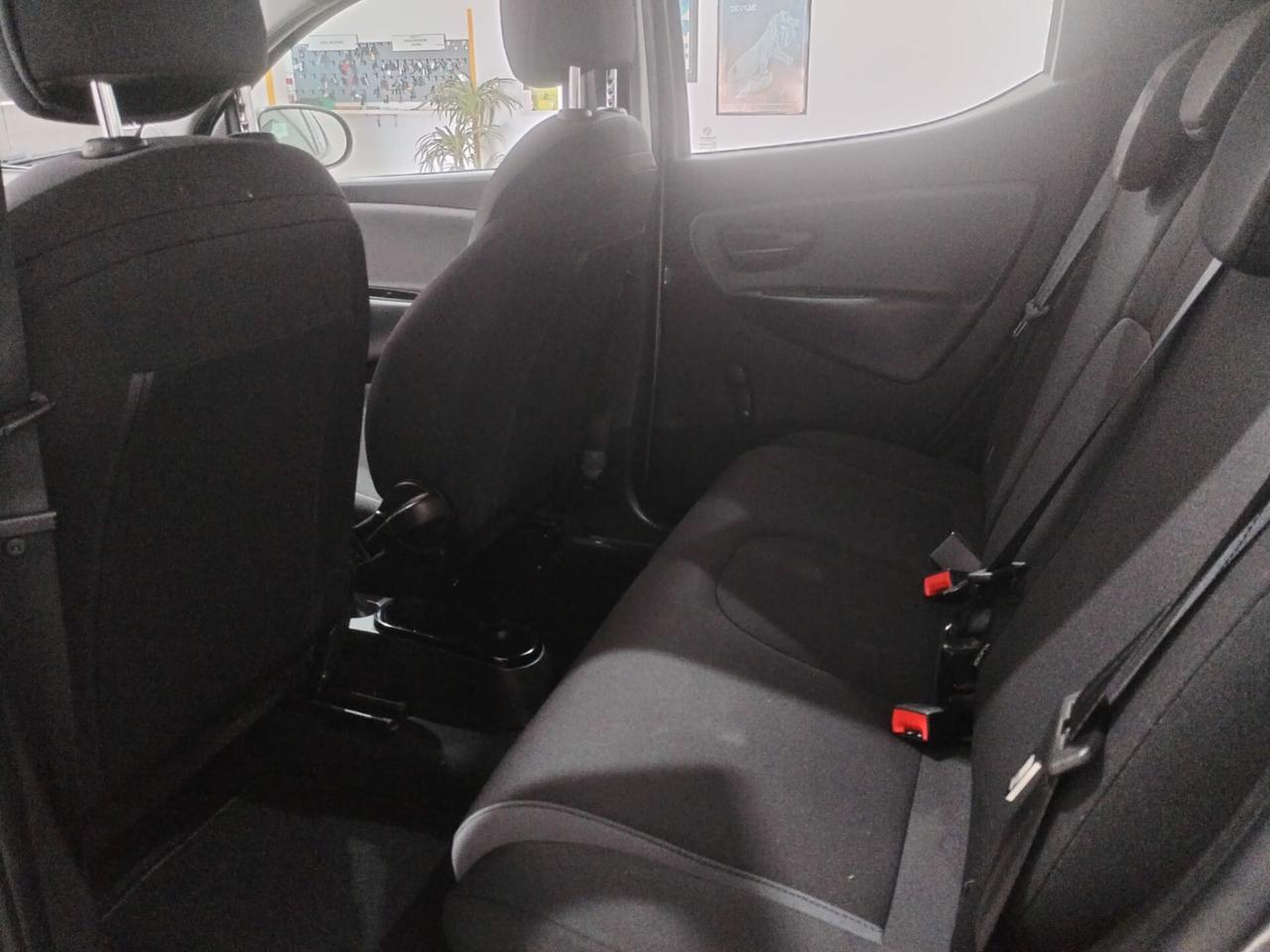 Lancia Ypsilon 1.2 69 CV 5 porte Silver