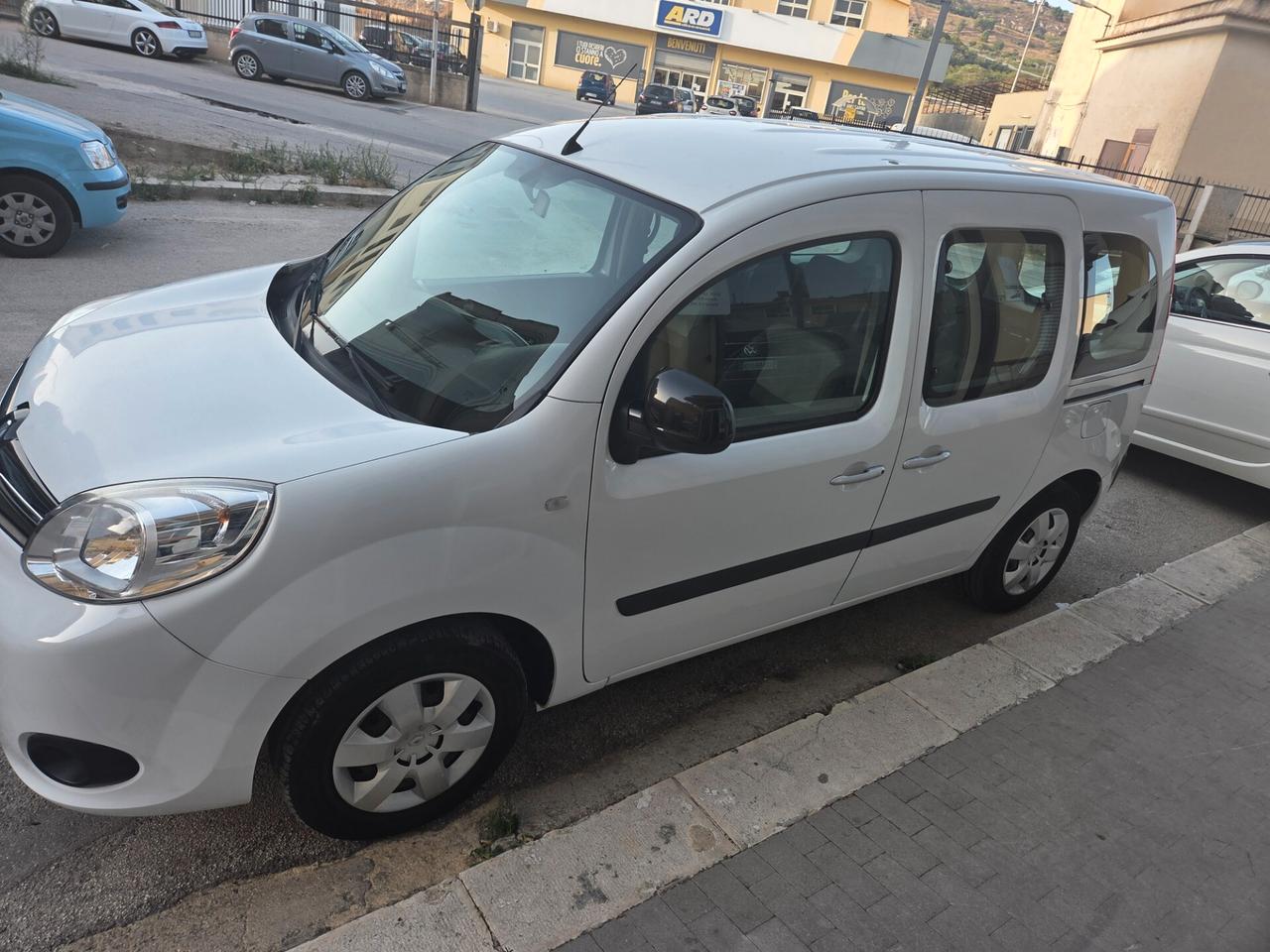 RENAULT KANGOO 1.5 DCI 95 CV ANNO 2021 5 POSTI N1 KM CERTIFICATI