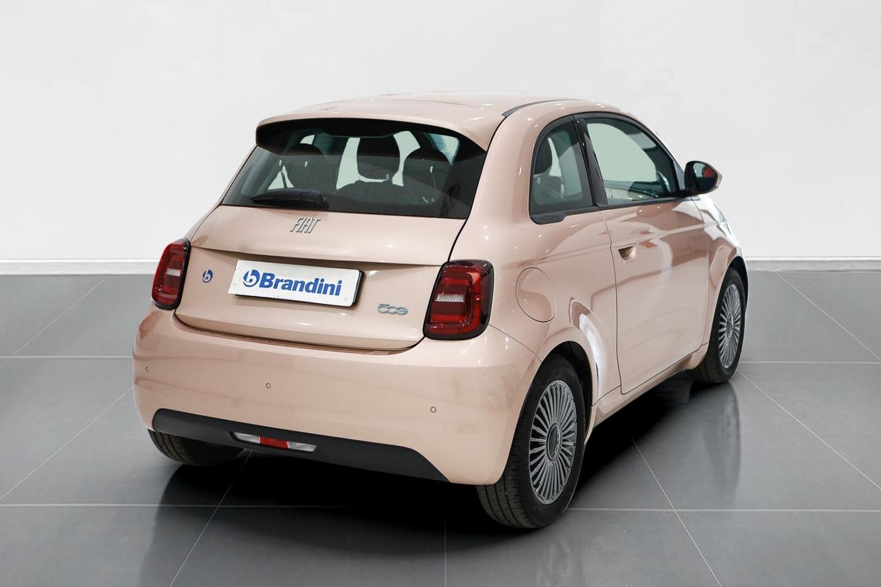 FIAT 500e La Prima