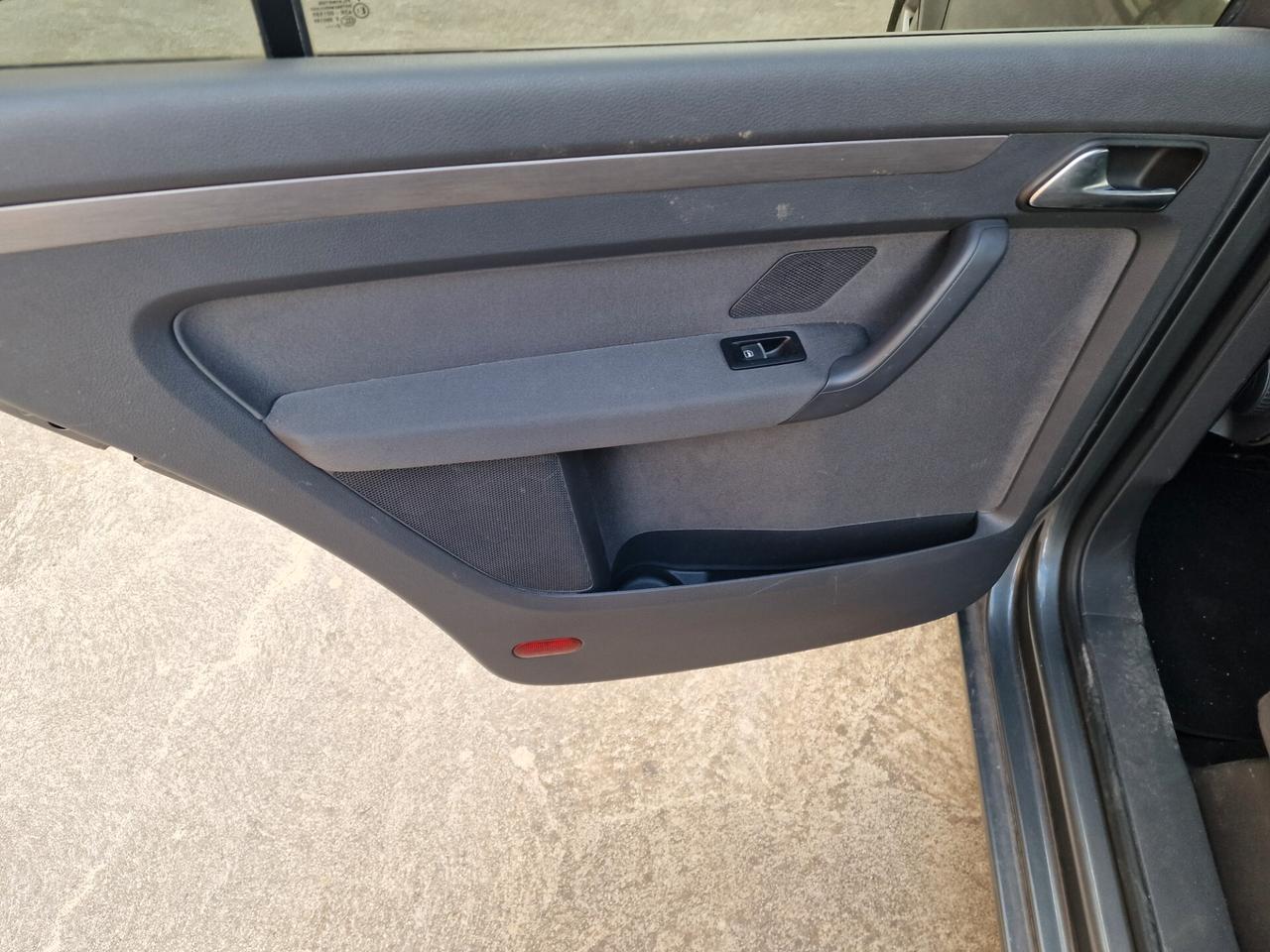 Volkswagen Touran Business 1.4 Highline EcoFuel