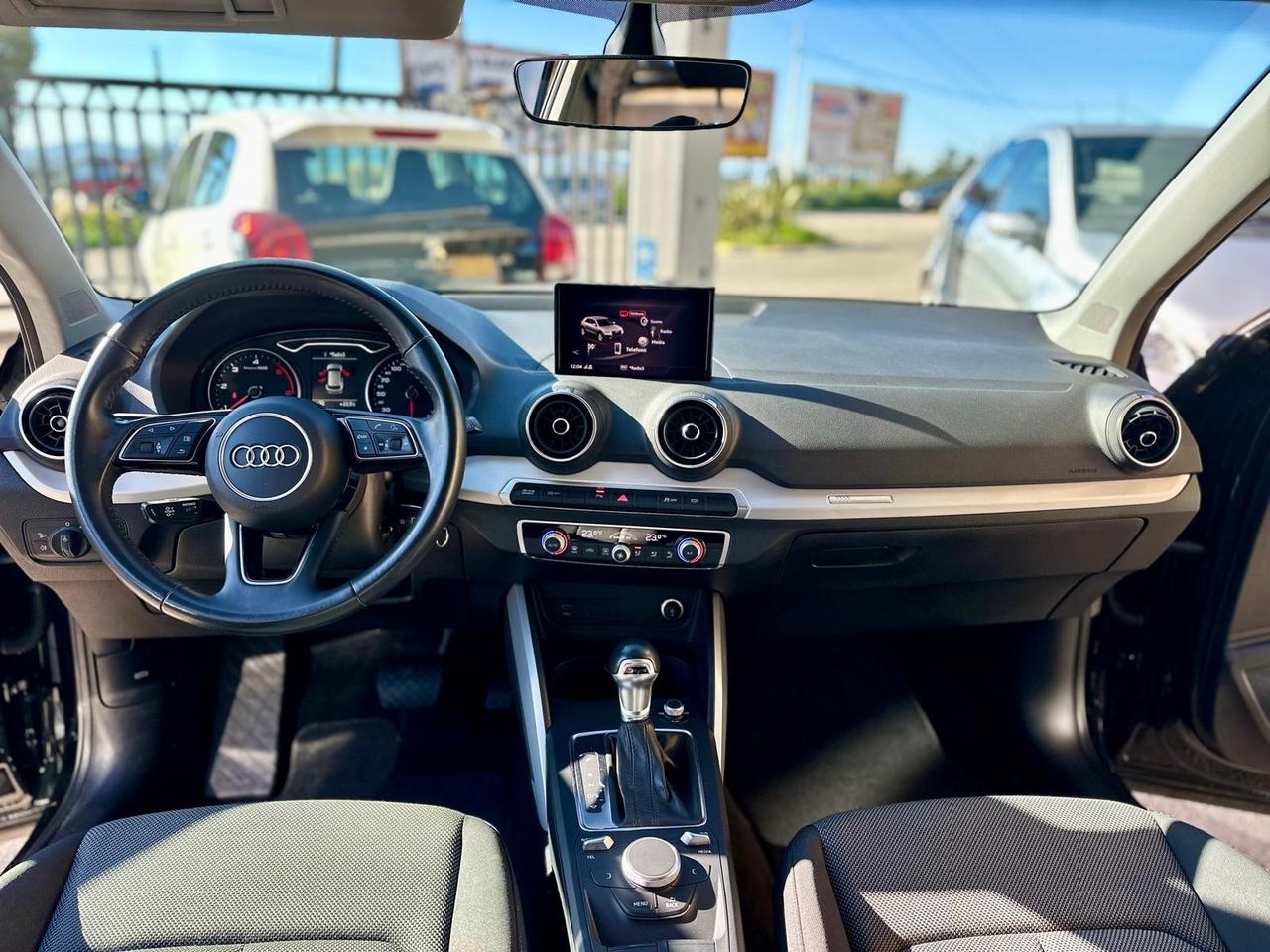 Audi Q2 30 TDI Identity Black