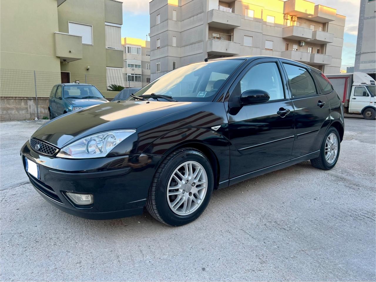 Ford Focus 1.8 TDDi cat 5p. Ghia