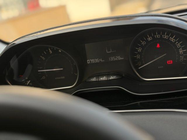 PEUGEOT 208 1.2 82 Business