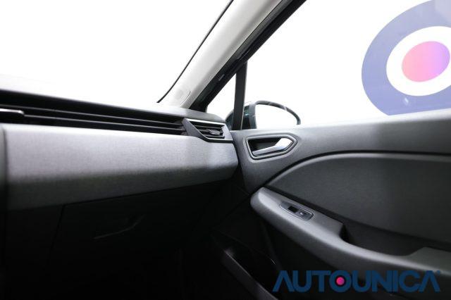 RENAULT Clio SCE 65 CV 5 PORTE EVOLUTION FARI LED NEOPATENTATI