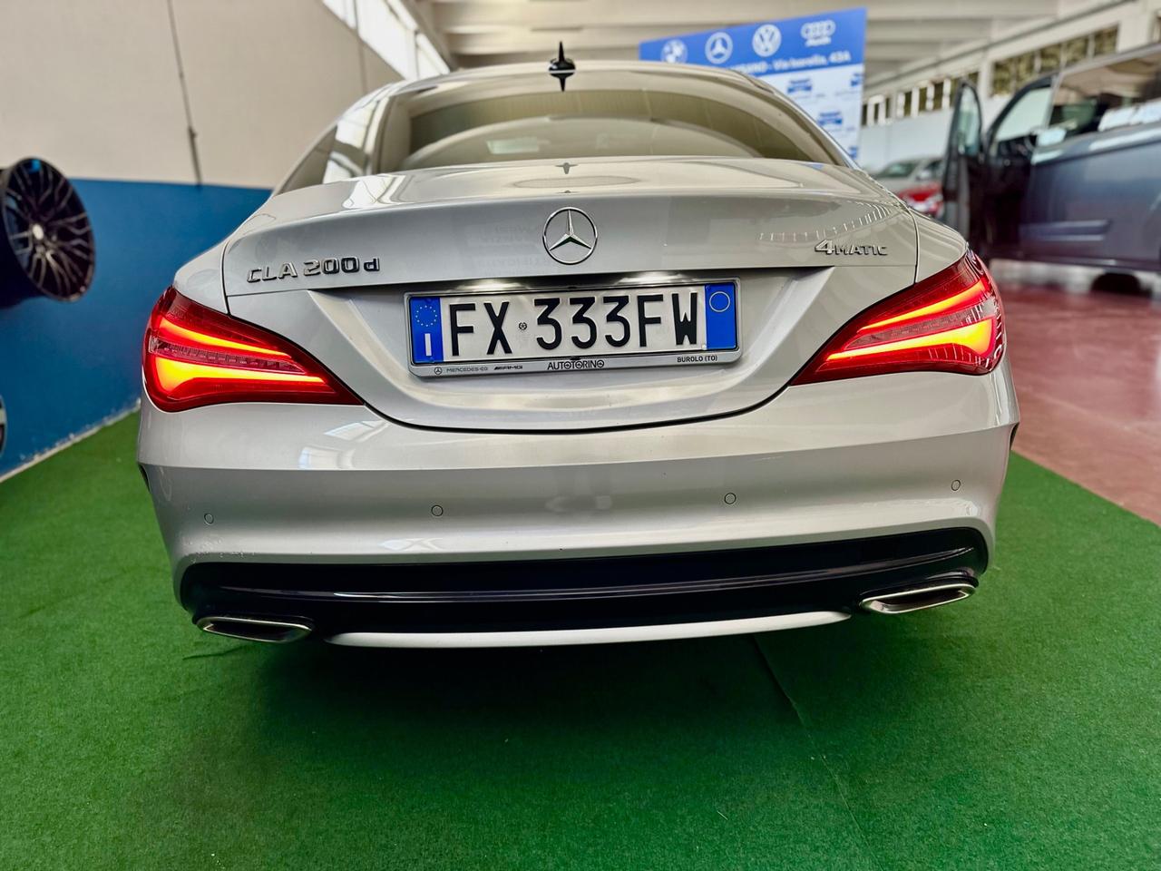 Mercedes-benz CLA 200 d Auto Premium/ 4 Matic