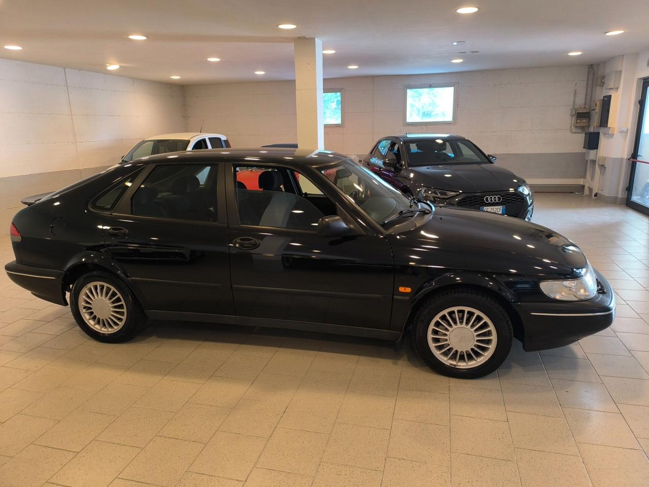 Saab 900 2.0i 16V cat 5 porte SE