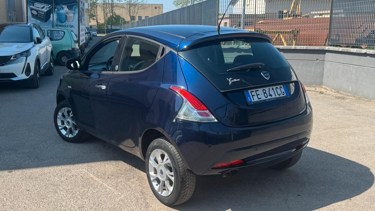 Lancia Ypsilon 0.9 TwinAir 85 CV 5 porte Metano Ecochic Platinum