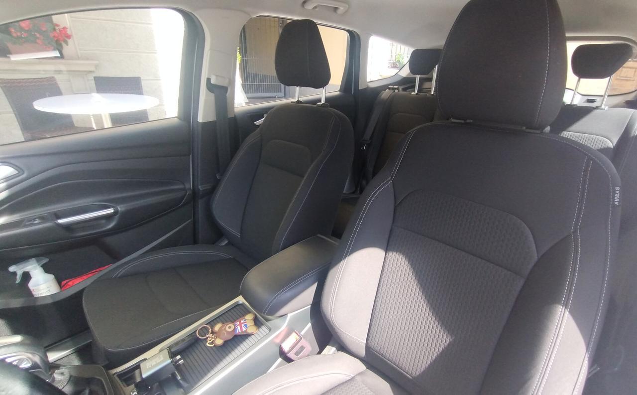 Ford Kuga 2.0 TDCI 150 CV S&S 4WD Powershift Business