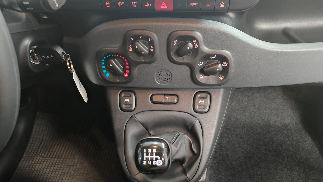 Fiat Panda 1.0 Hybrid City Life pari al nuovo