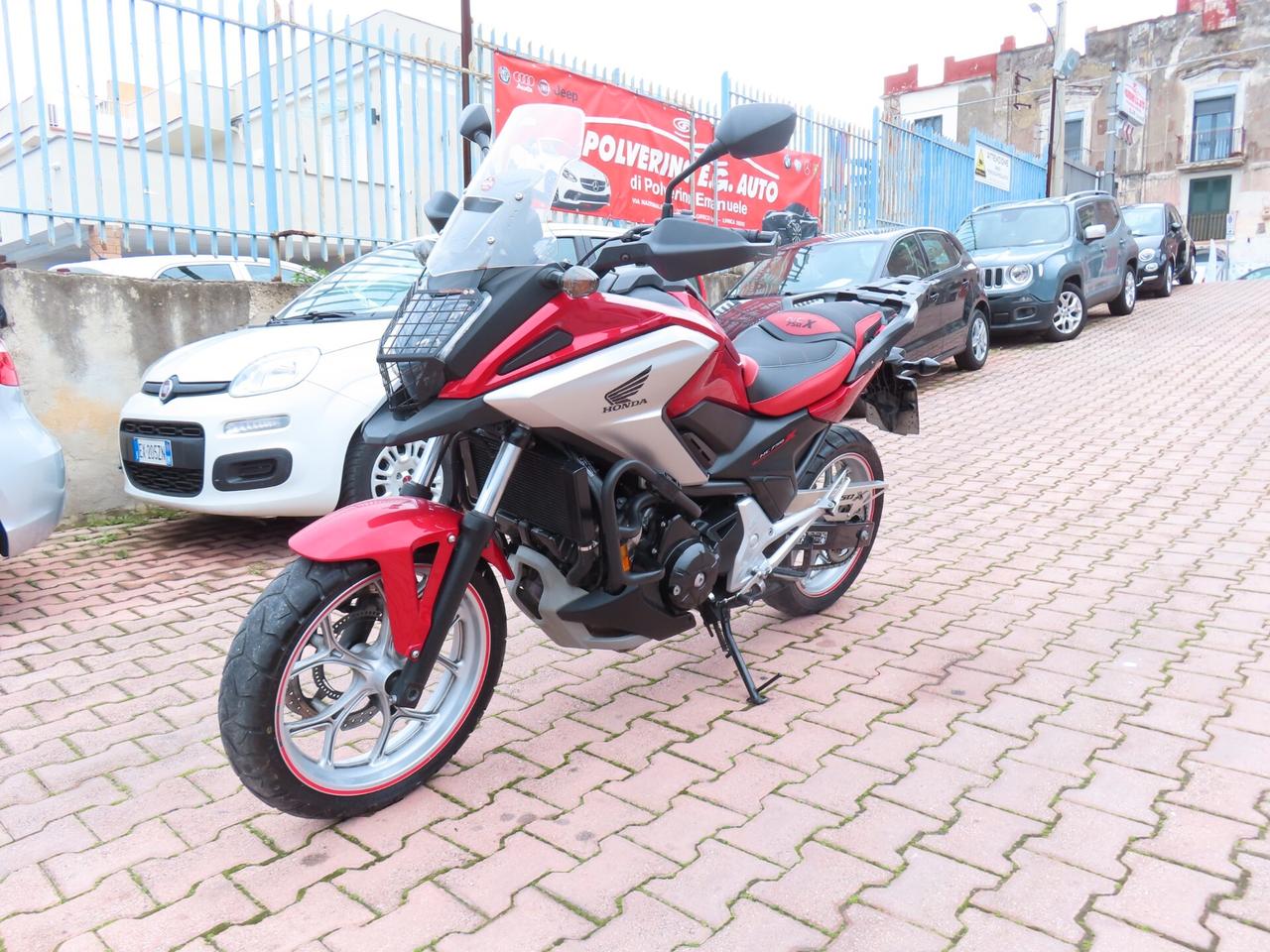 Honda NC 750X FULL 15.000 KM PARI AL NUOVO