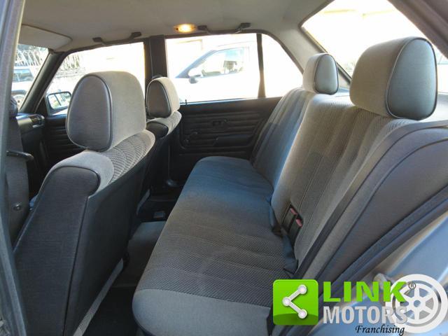 BMW 318 i 4 porte