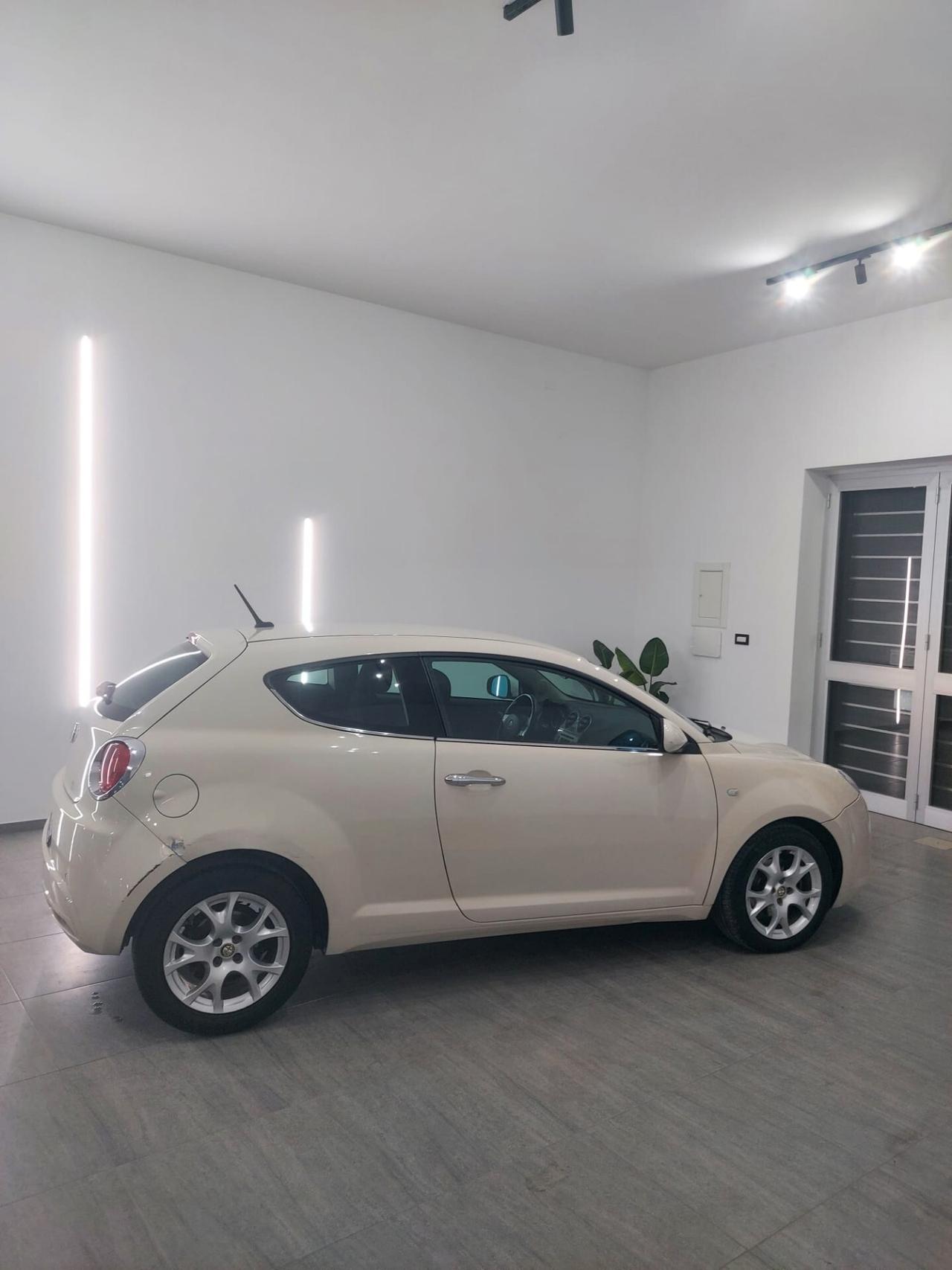 Alfa Romeo MiTo 1.3 JTDm-2 95 CV S&S Distinctive Sport Pack