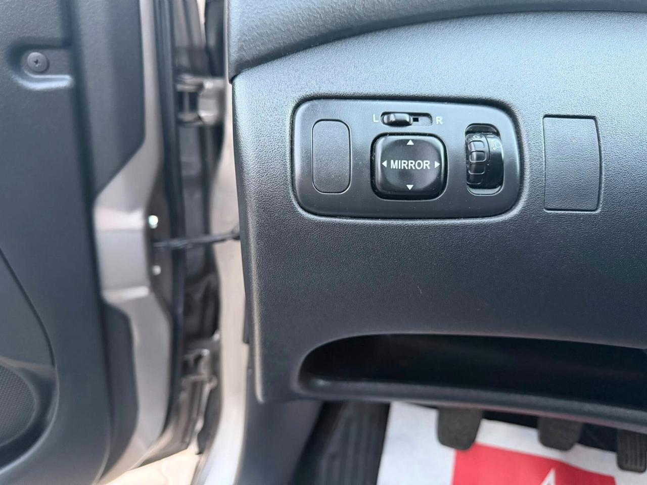 Toyota Yaris 1.4 D-4D 5 porte Sol OK NEOPATENTATI