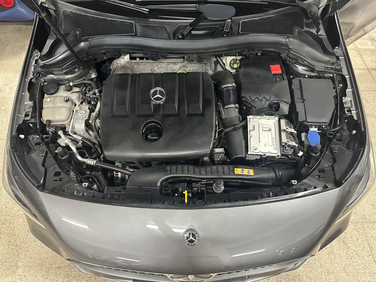 Mercedes-Benz B 180 d Automatic Premium AMG