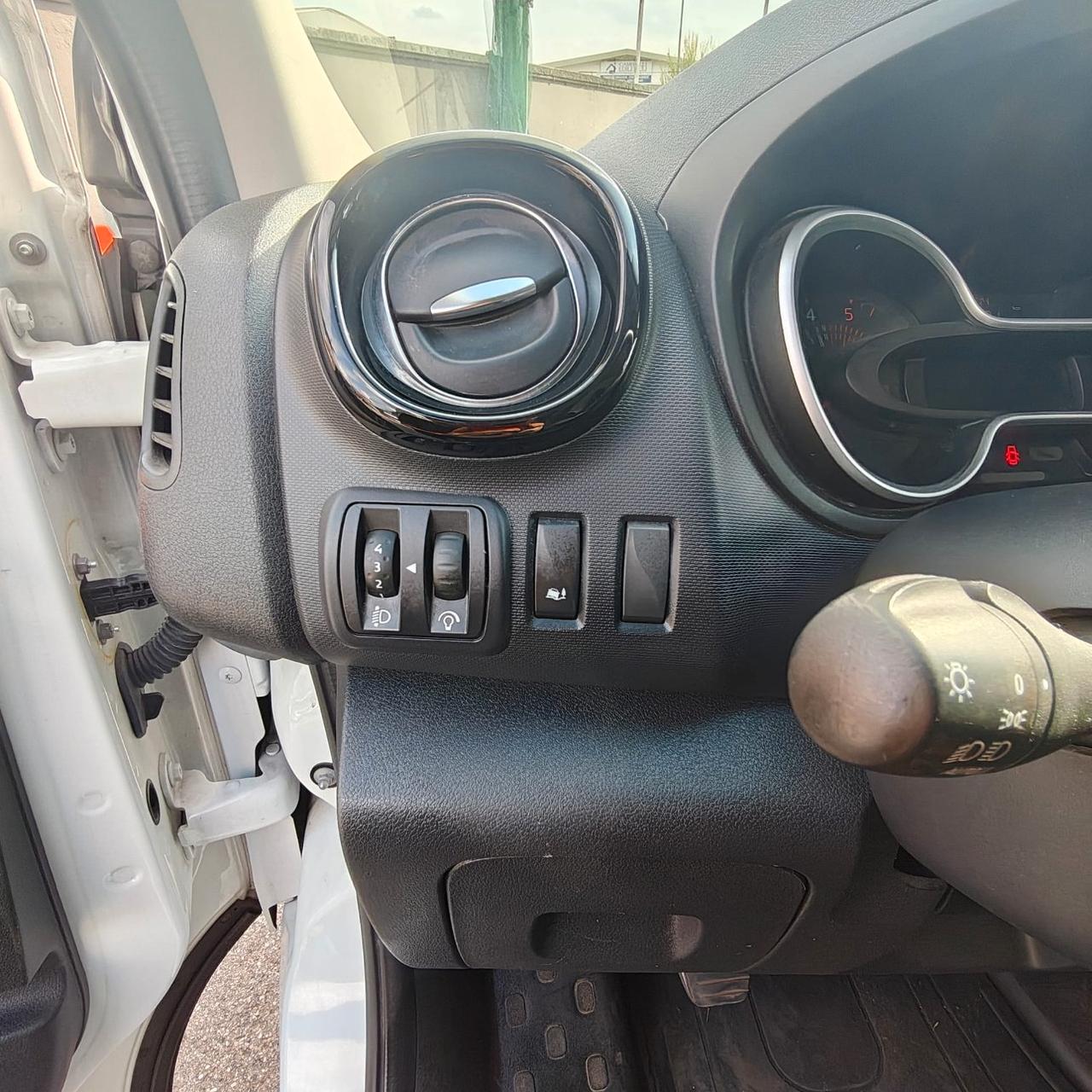 RENAULT Trafic T27 2.0 dci 120cv L1H1 Ice