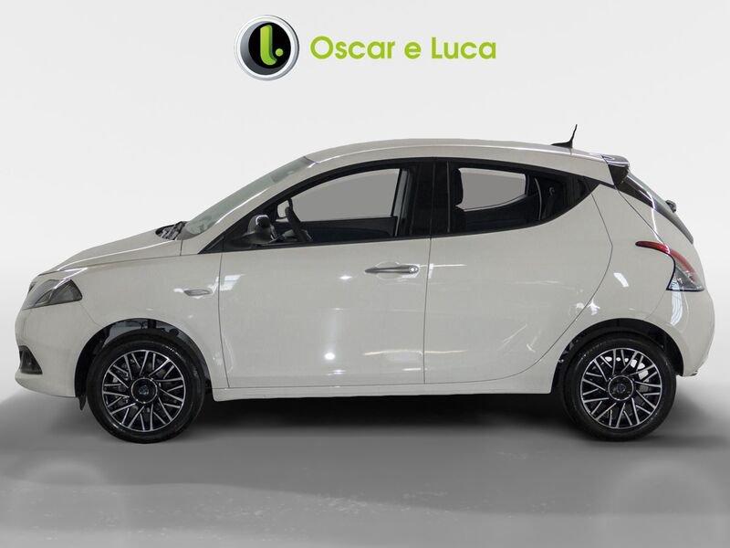 Lancia Ypsilon 1.0 Hybrid 70cv platino-PROMO