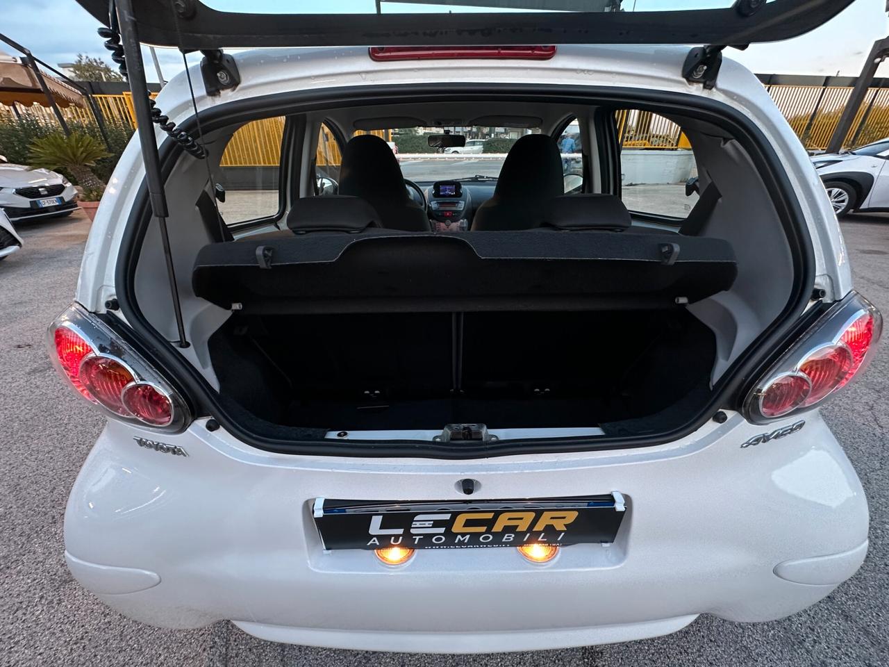 TOYOTA Aygo 1.0 VVT-i 5 porte Lounge Connect M-MT