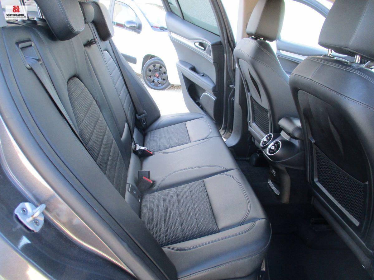 A.R.Stelvio 2.2 T.d. 210CV AT8 Q4 Exec.2019 FULL