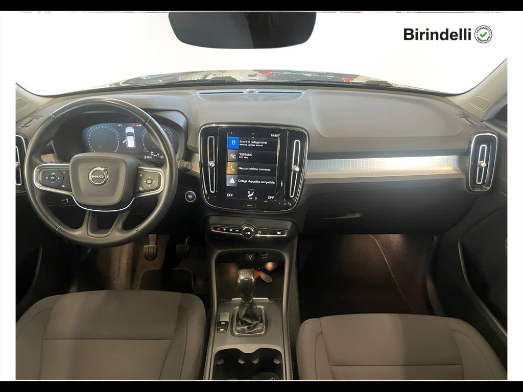 VOLVO XC40 (2017-->) - XC40 T2 Momentum