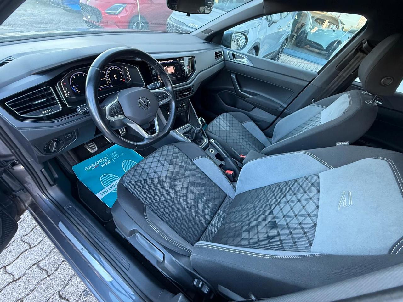 Volkswagen Taigo 1.0 TSI 110 CV R-Line - OK NEOPATENTATI