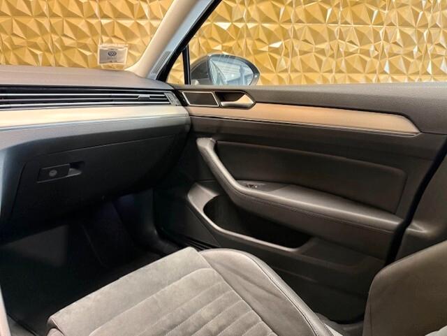 Volkswagen Passat Variant 2.0 tdi Highline 150cv dsg