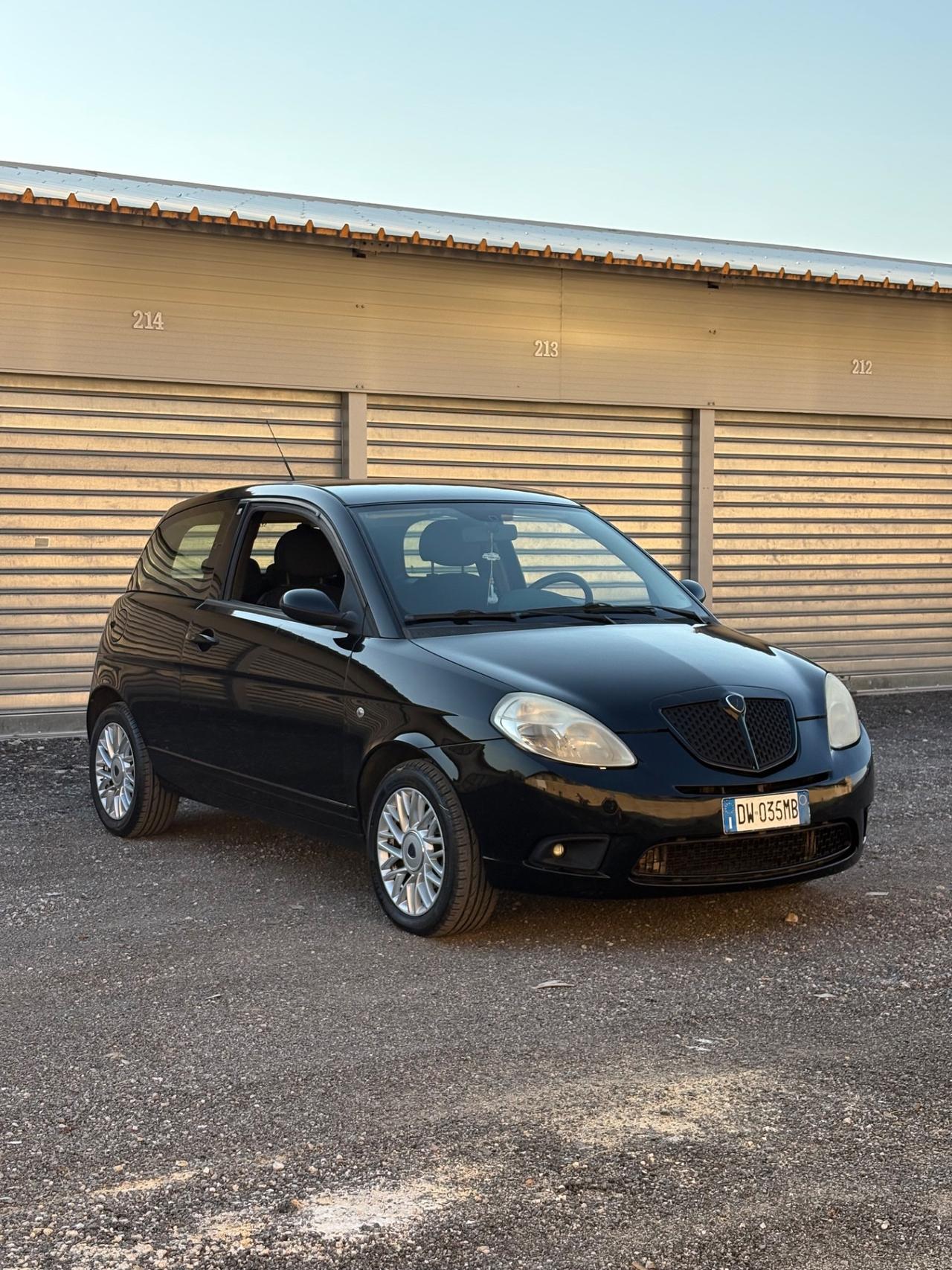 Lancia Ypsilon 1.4 Argento Ecochic GPL