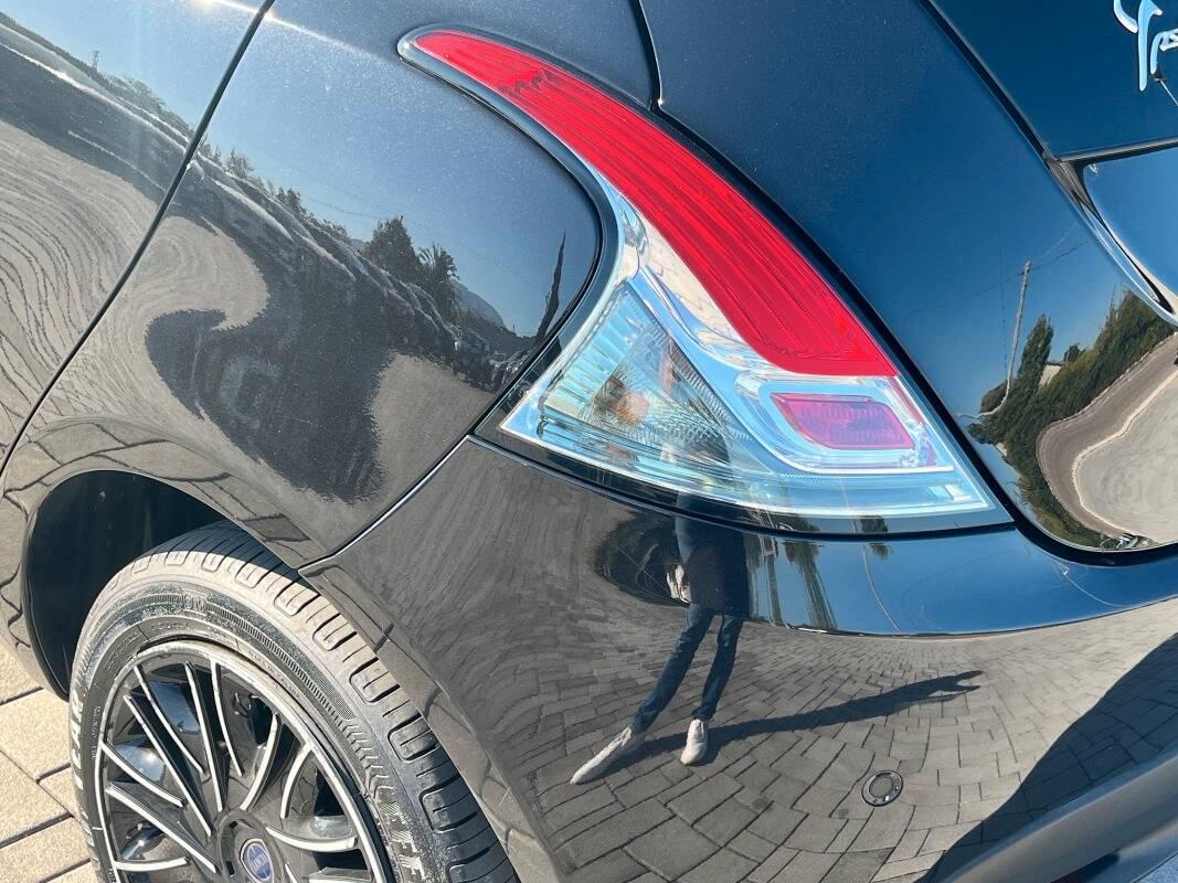 Lancia Ypsilon III 1.0 firefly hybrid Gold s&s 70cv 5p.ti