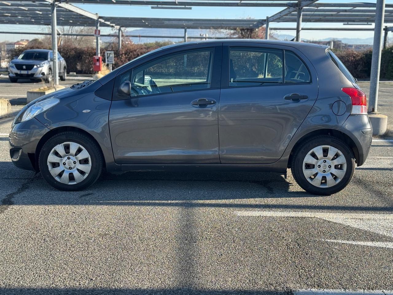 Toyota Yaris 1.0 5 porte Luxury pack
