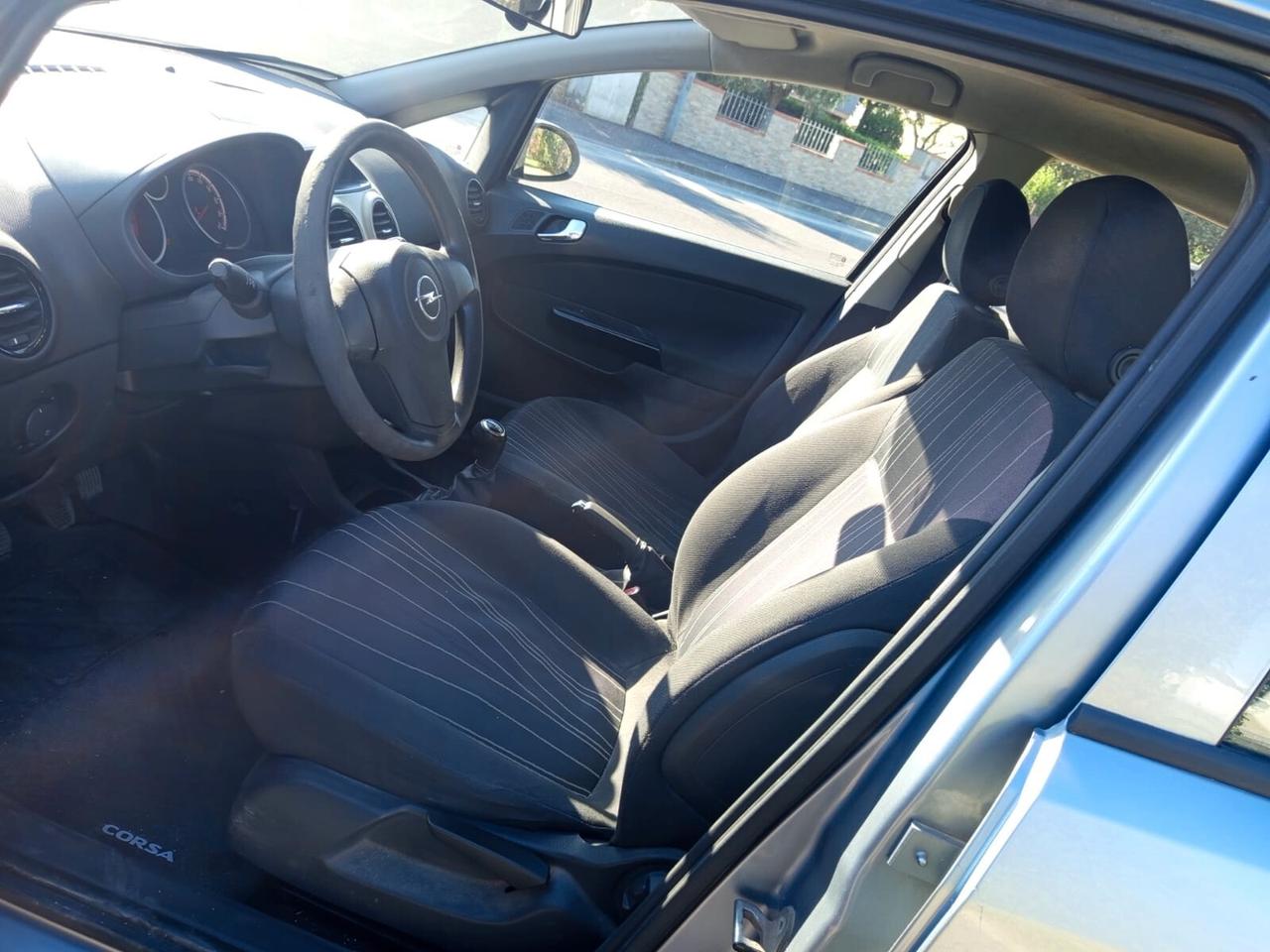 Opel Corsa 1.2 5 porte Cosmo