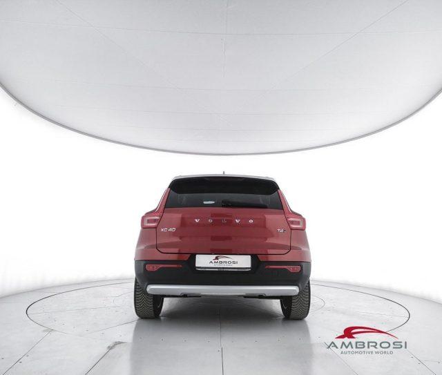VOLVO XC40 T4 AWD Geartronic Momentum