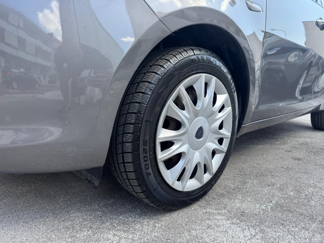Lancia Ypsilon 1.2 GPL 69CV Ecochic 2012