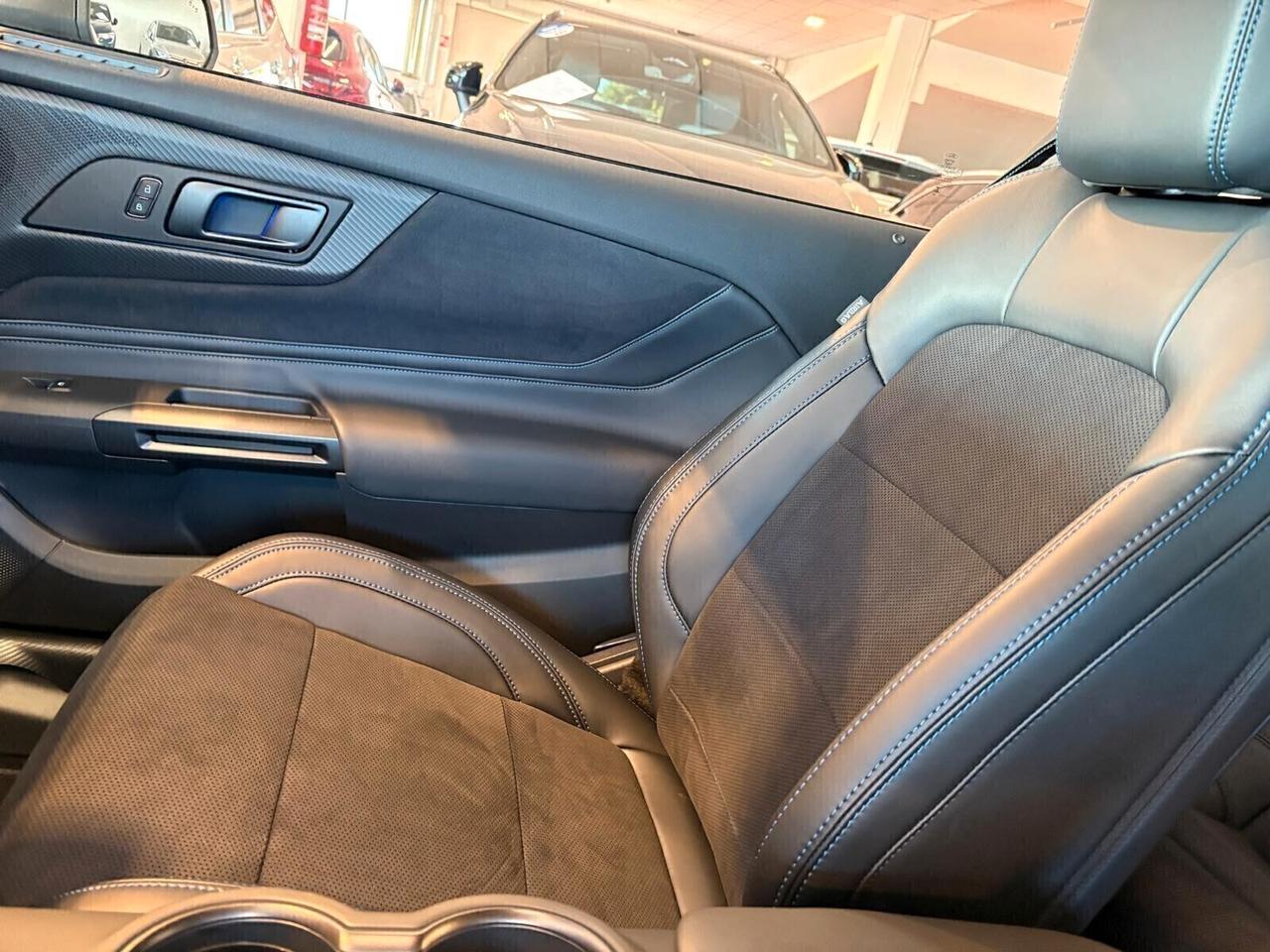 Ford Mustang Fastback DARK HORSE 5.0 V8 453 CV 6mt