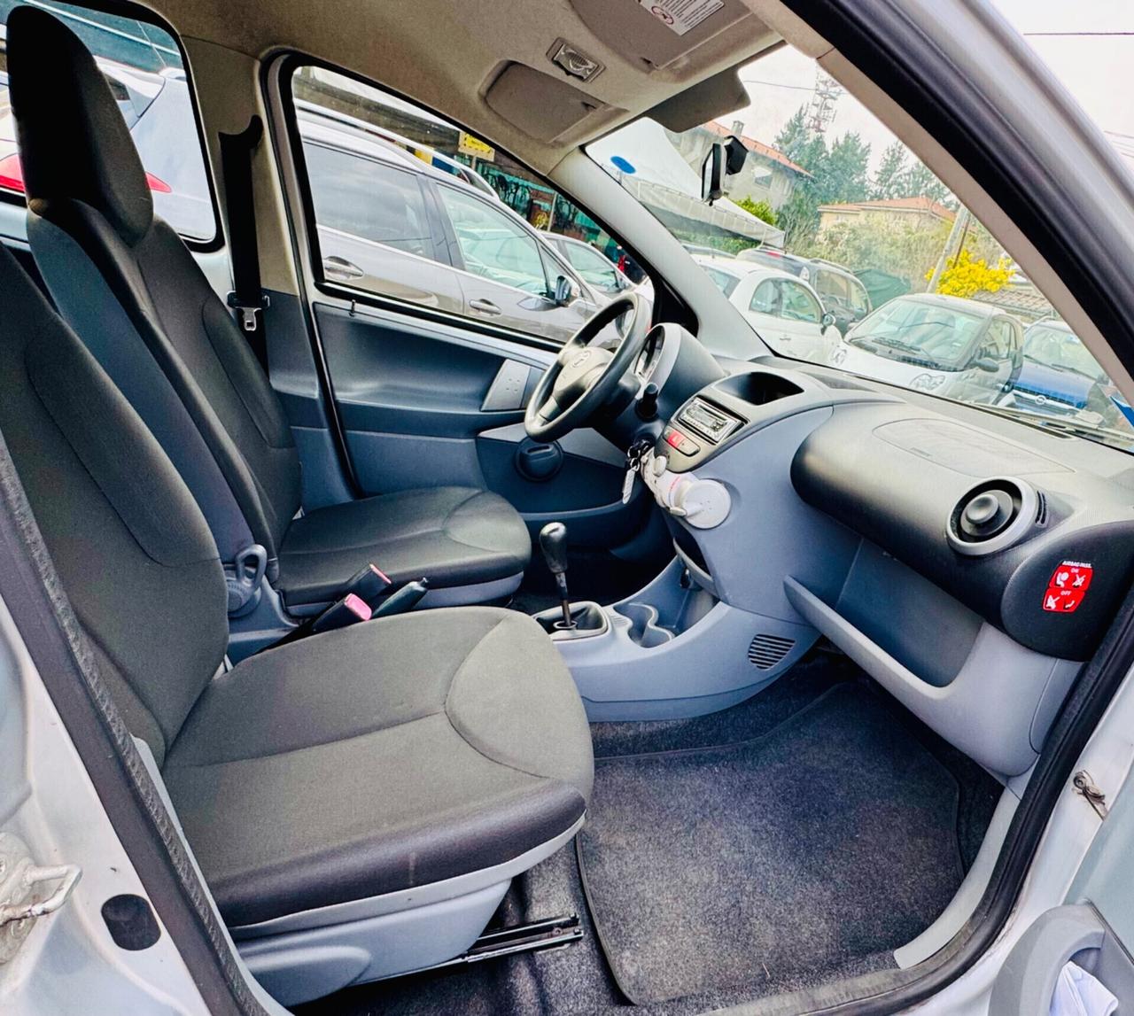 Toyota Aygo 1.0 12V 5 porte 80 mila KM ,