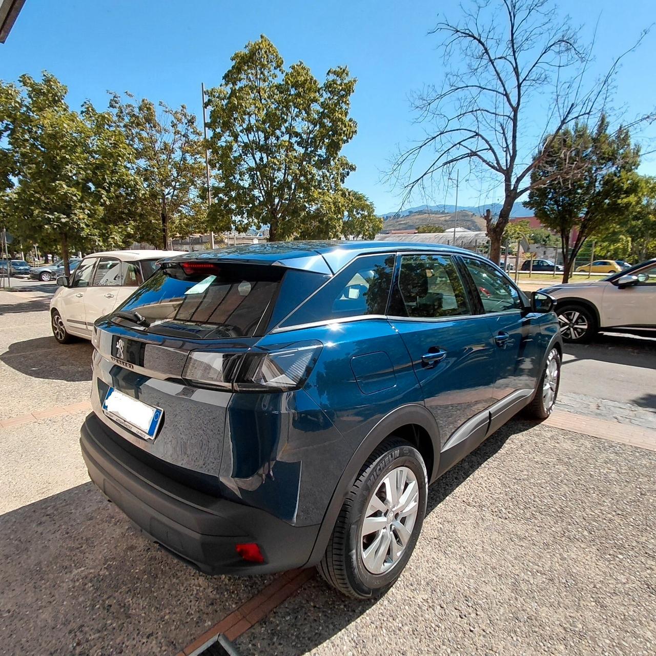 Peugeot 3008 1.5 EAT8 Business 130cv - 2021