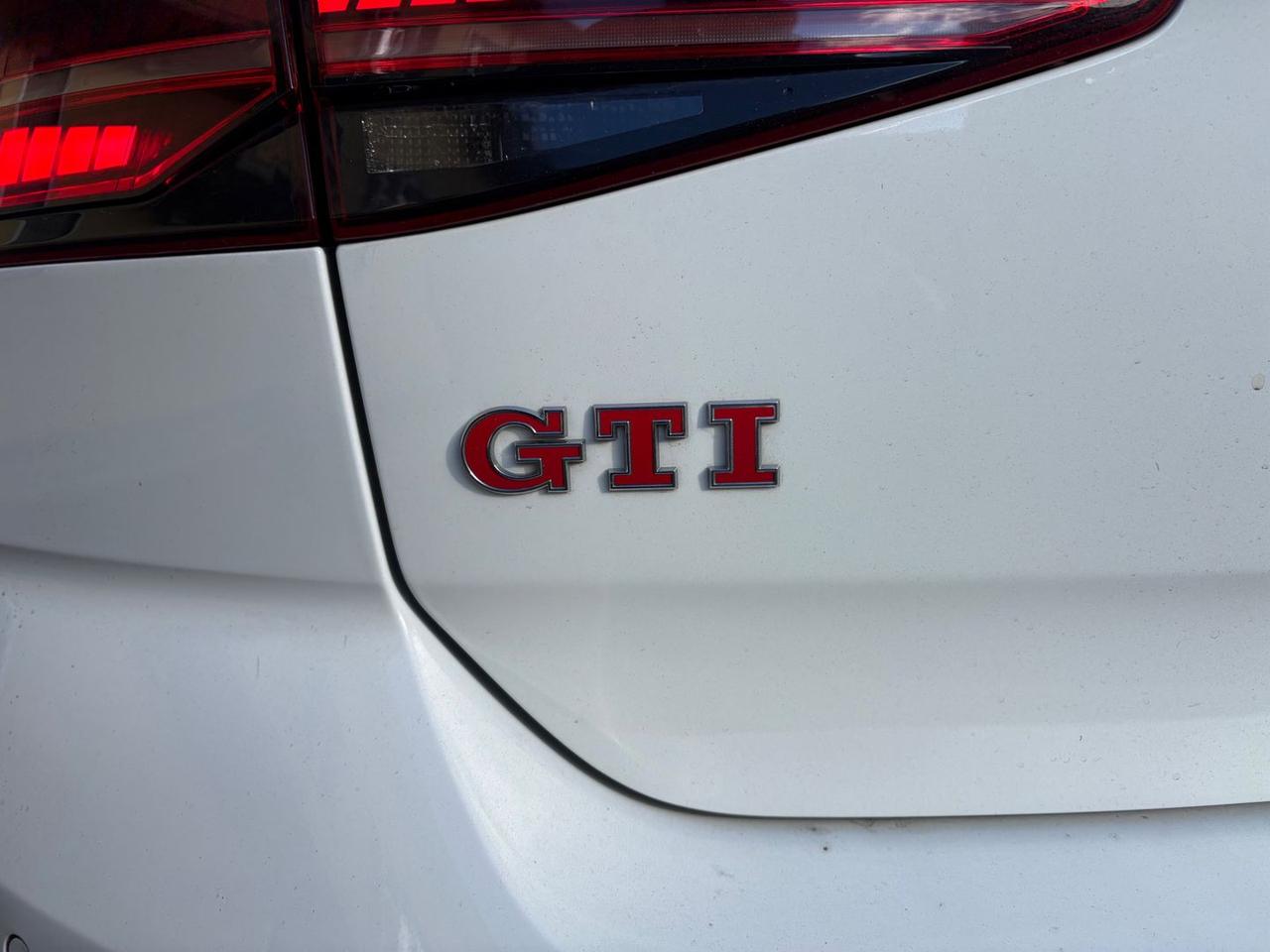 Volkswagen Golf Sport 2.0 GTI Performance #7593