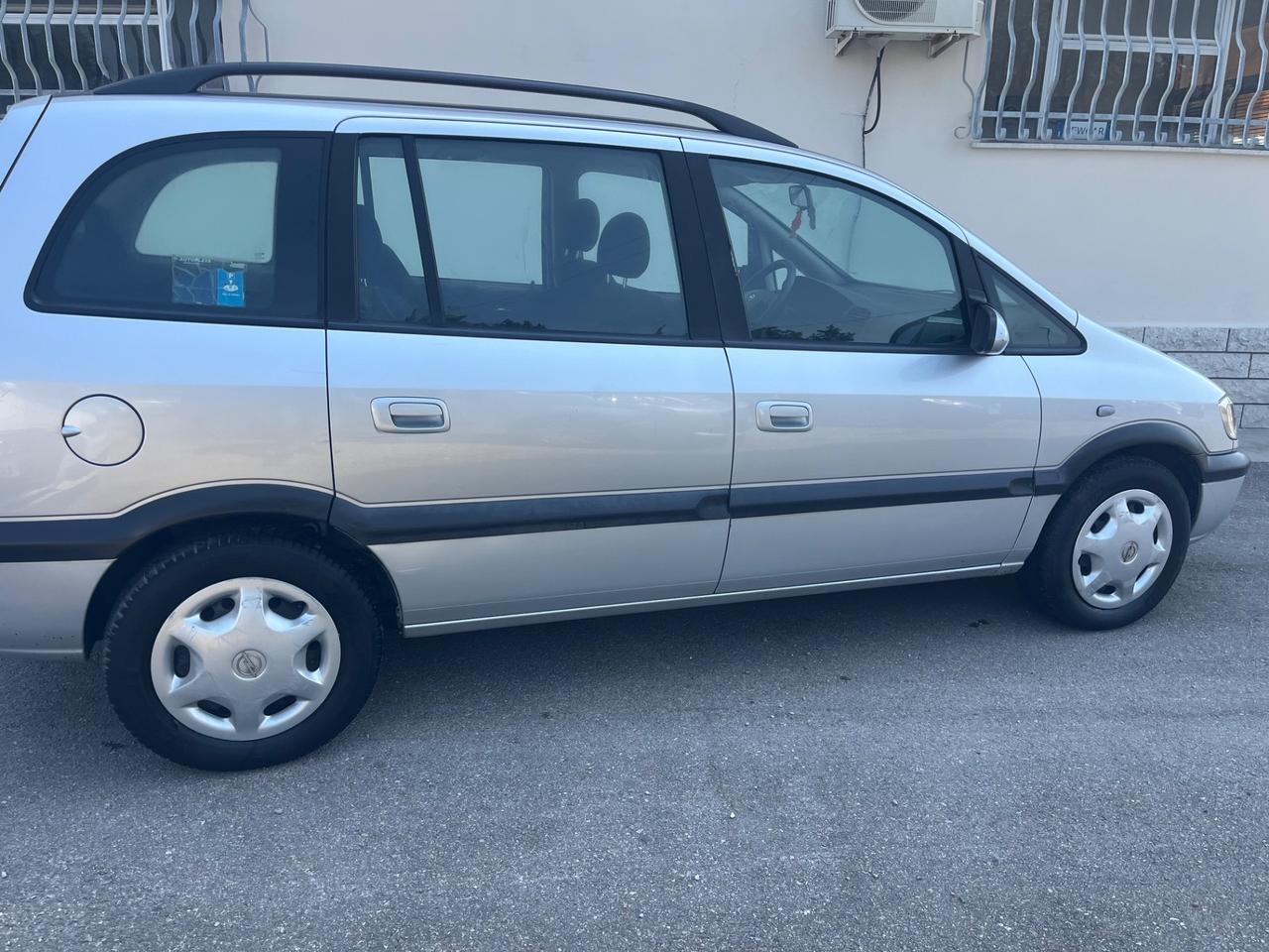 Opel Zafira 1.6 16V cat Elegance 7 posti km 85.000 reali