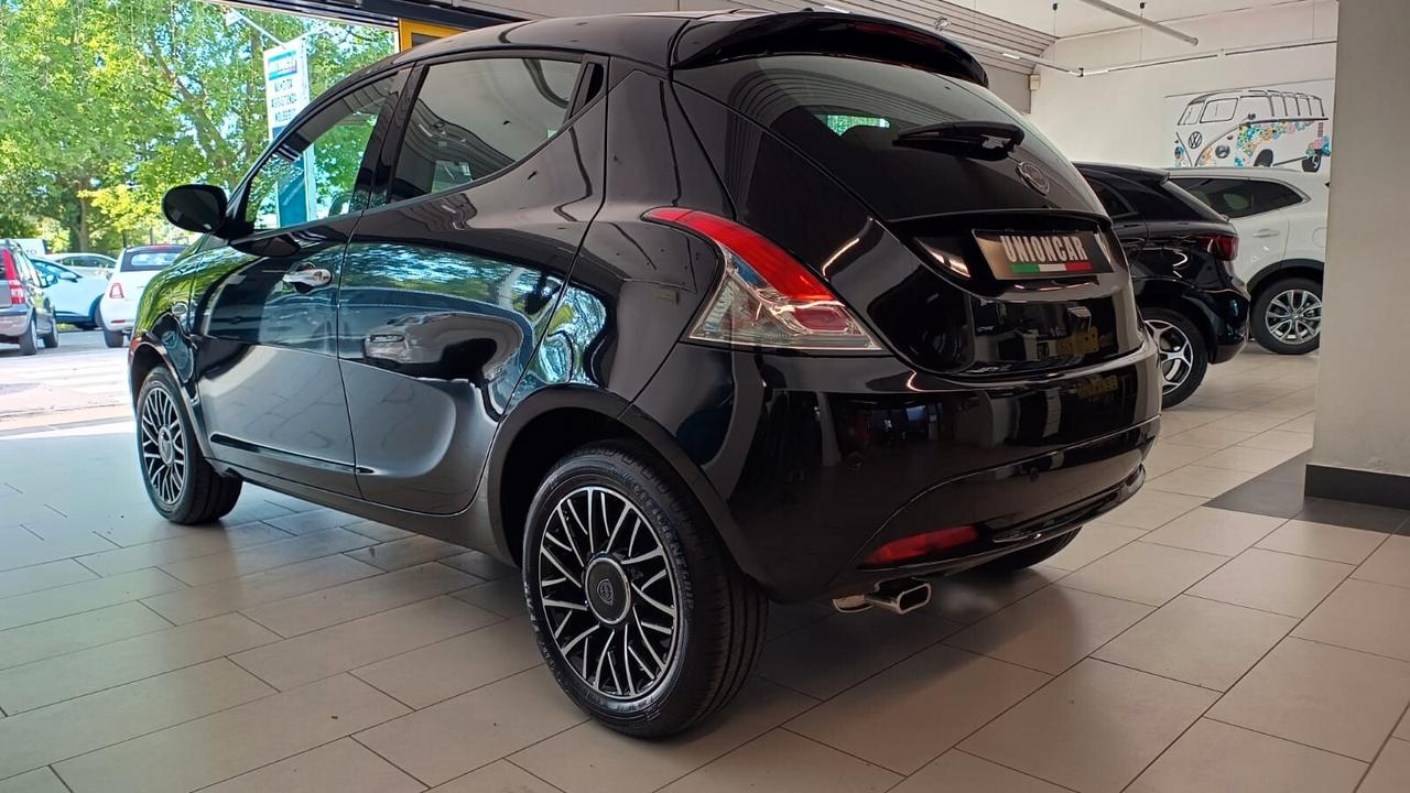 Lancia Ypsilon 1.2 69 CV 5 porte GPL Gold