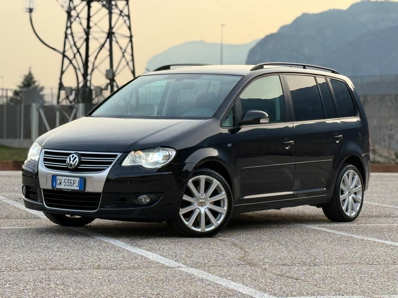 Volkswagen Touran 2.0 TDI 170 CV R-Line 7 POSTI