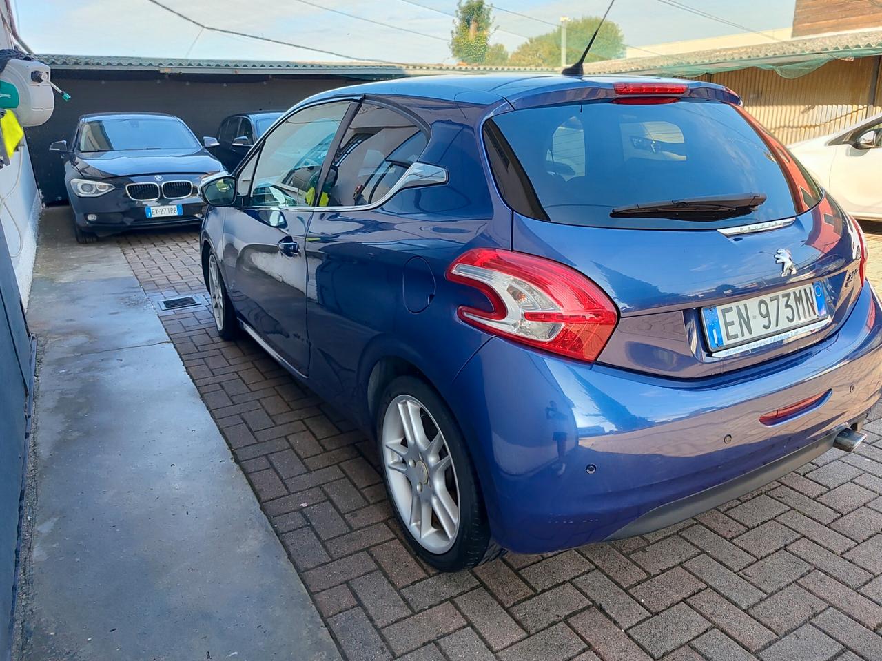 Peugeot 208 1.6 e-HDi 92 CV Stop&Start 3 porte Allure