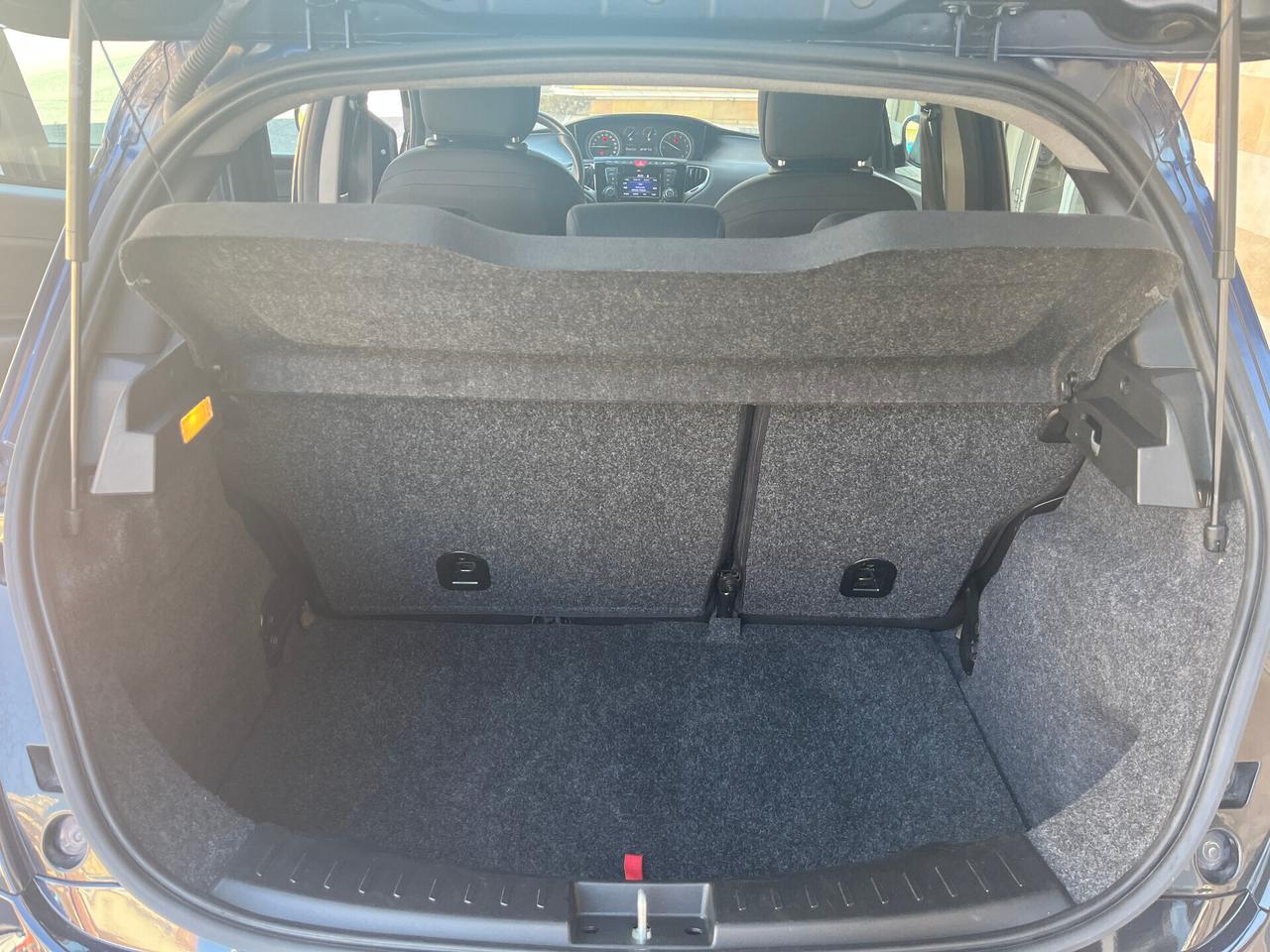 Lancia Ypsilon 1.0 Hybrid Gold 5 Posti