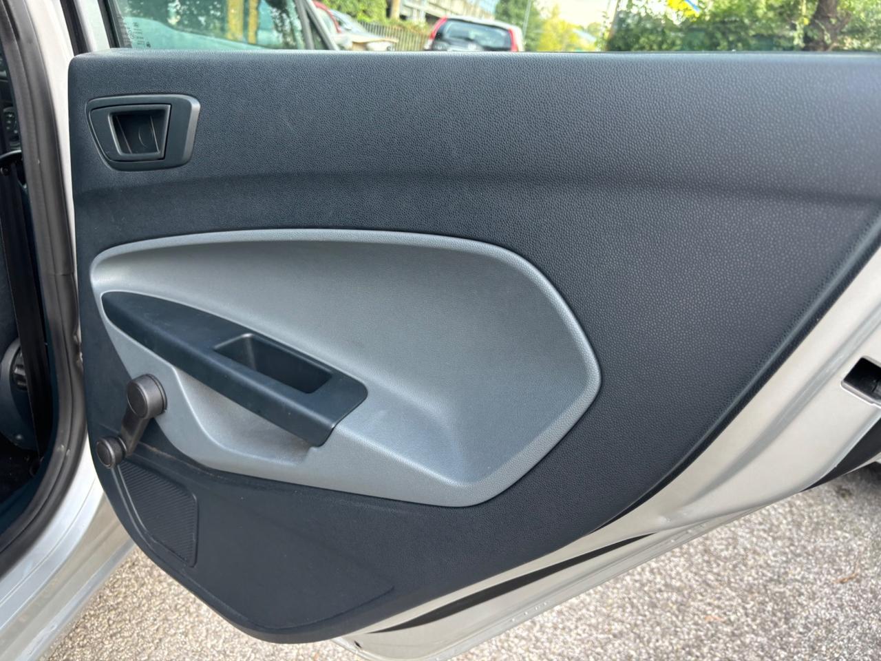 Ford Fiesta 1.4 5 porte GPL Titanium OK Neopatentati