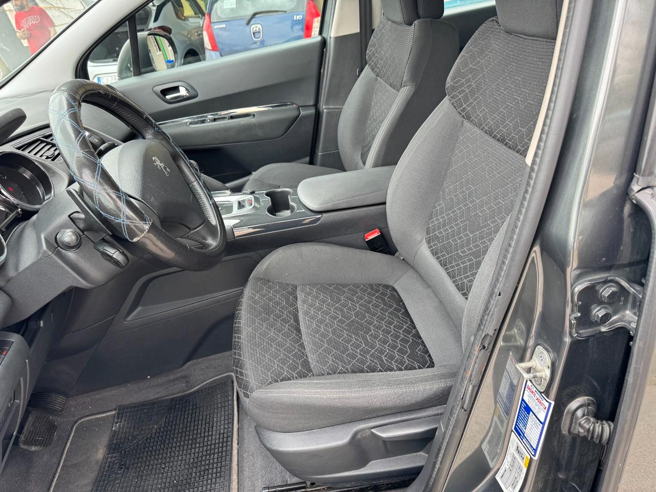 Peugeot 3008 1.6 HDi 115CV Access