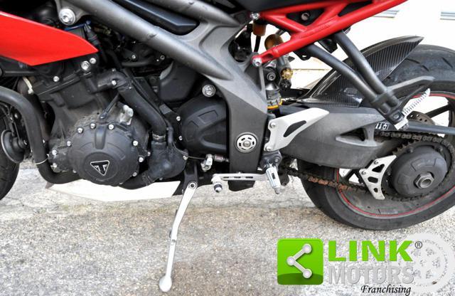 TRIUMPH Speed Triple R 1050