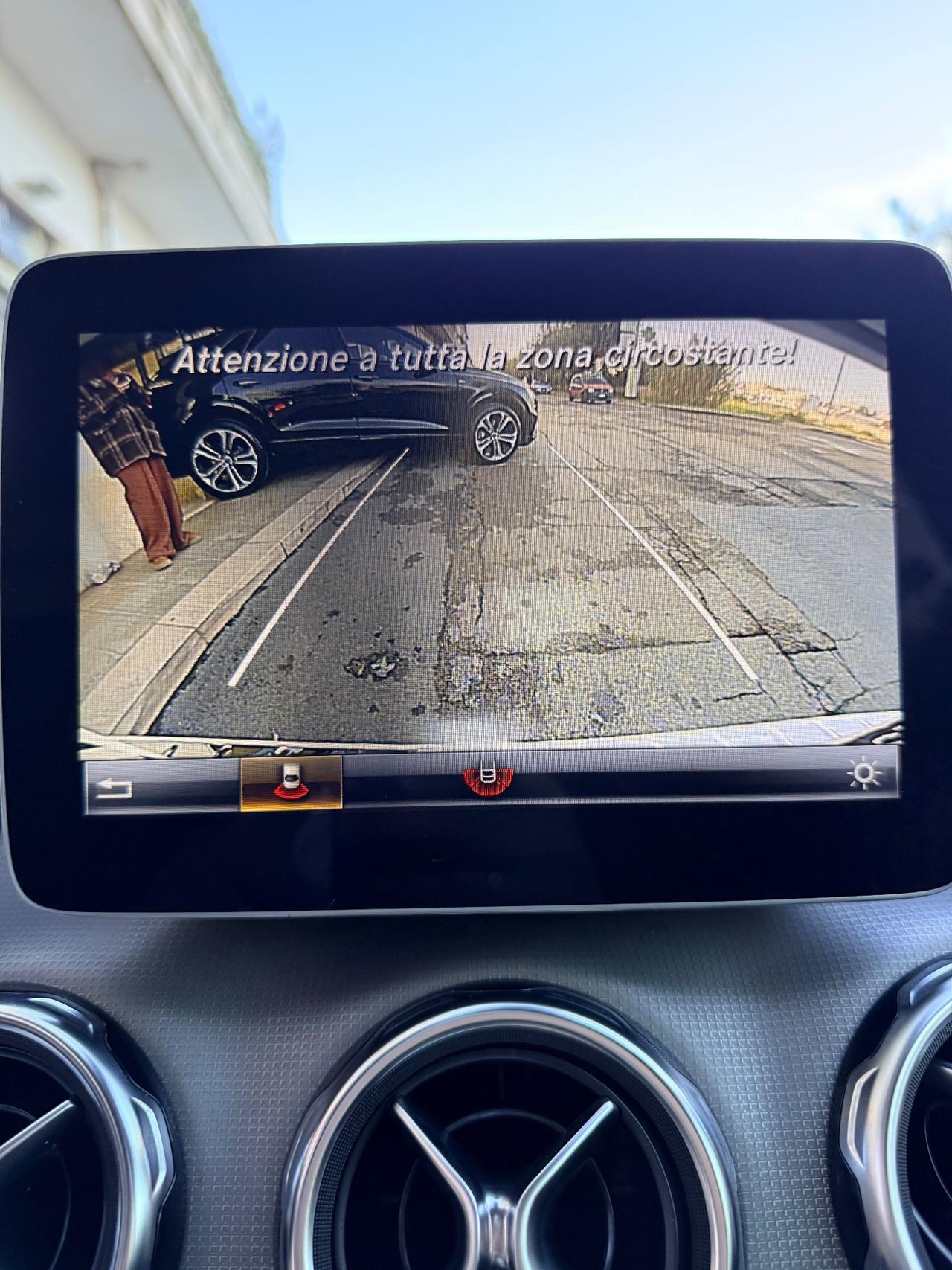 Mercedes-benz GLA 180 d Automatic Premium NAVI,GATORETELECAMERA,INTERNI IN PELLE,BLUETOOTH,ANDROID AUTO